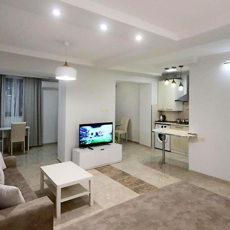 Appartment Lux, Komitas 26 Γιερεβάν Εξωτερικό φωτογραφία
